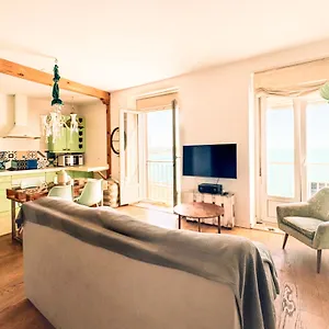 https://la-casita-de-puerto-chico.es-andalucia.com